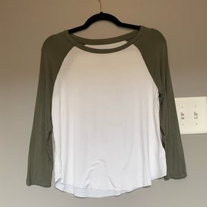 American Eagle Off-white/Olive Baseball Tee -Small